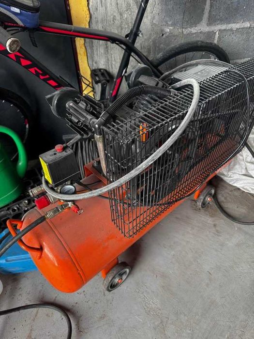 Sprzedam kompresor 100l