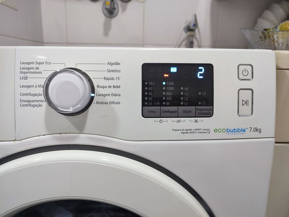 Máquina de lavar roupa Samsung