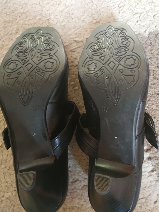 Czarne damskie buty