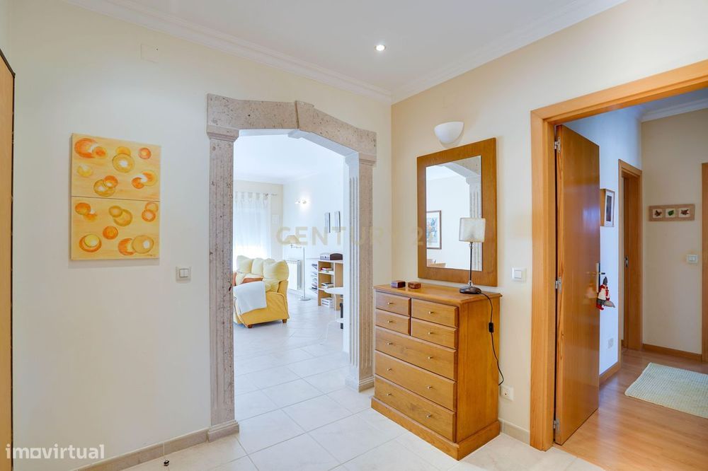 Apartamento T3 Excelentes áreas — Atalaia E Alto Estanqueiro-Jardia, Setúbal