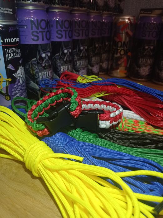 Новорічні браслети з паракорду