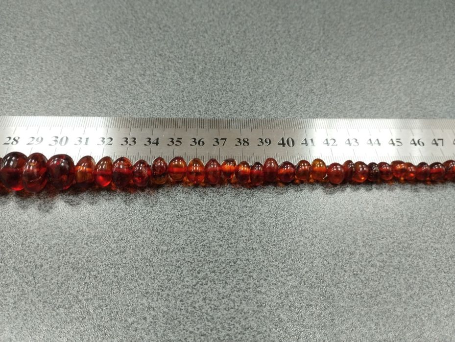 Намисто з натурального бурштину. Бусы из натурального янтаря.