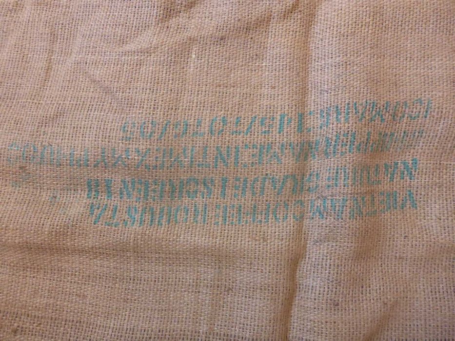 Dois sacos usados de serapilheira juta natural - transporte de café