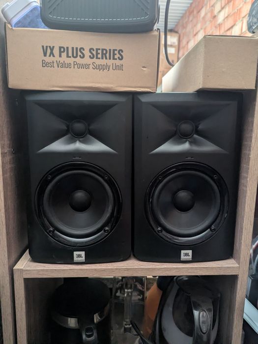 Студійні монітори JBL LSR 305