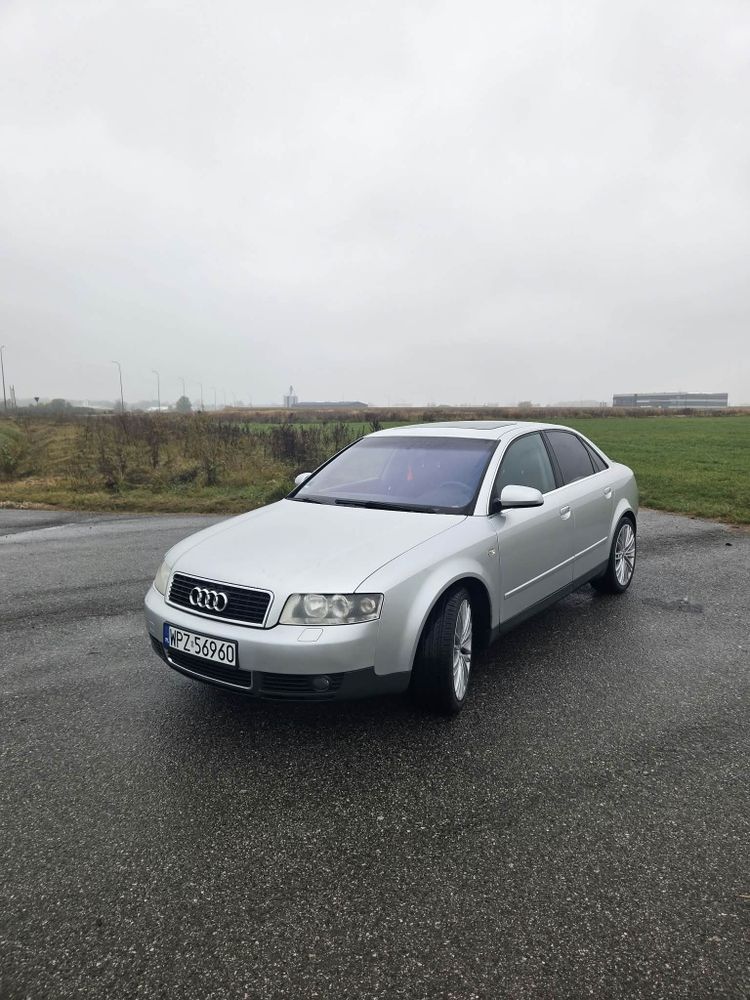 Audi A4 Limousine