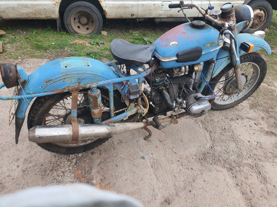 Мотоцикл Урал с коляской.