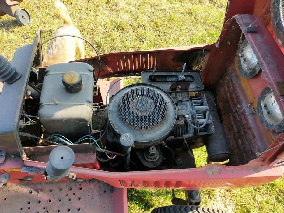 Traktorek kosiarka do naprawy