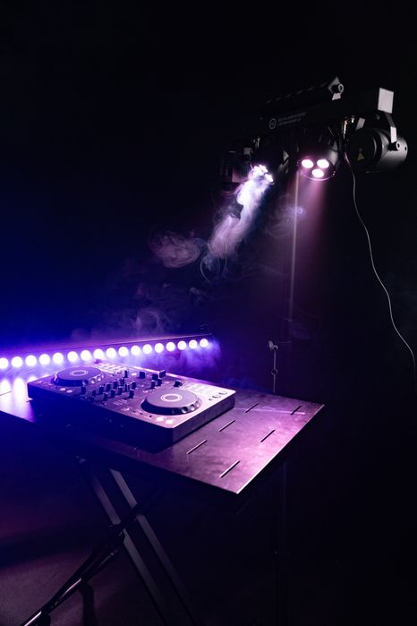 Wynajem nagłośnienia i oświetlenia na imprezy dj na imprezę - Rzeszów