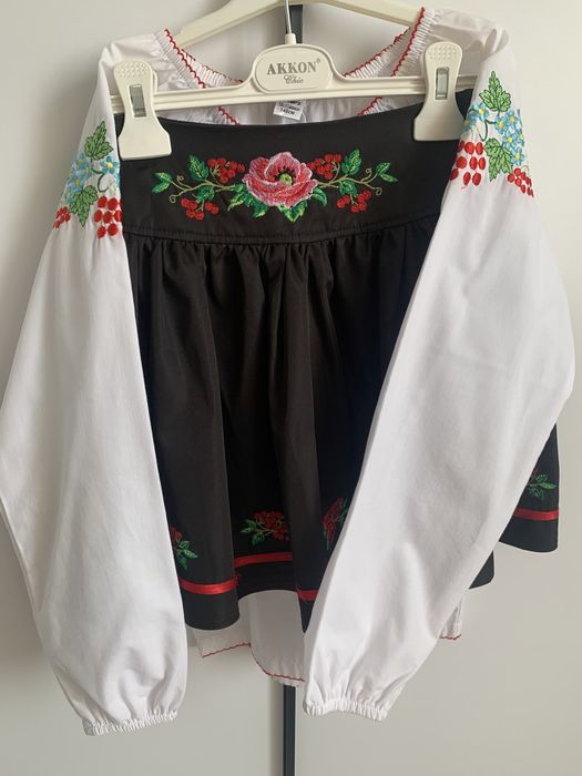 Комплект вишиванка та спідниця