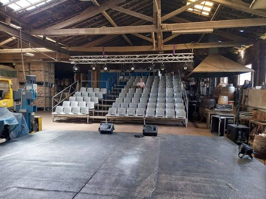 Estrado pista de dança-Bancadas-Passareles