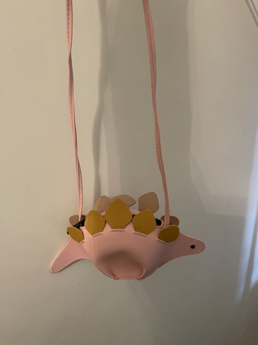 Mala menina dinossauro