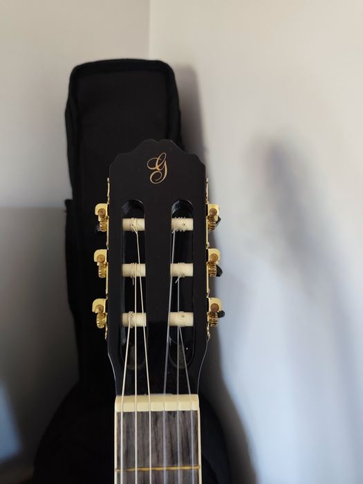 Guitarra Clássica Gomez GOMEZ001/BK (Preta) – Como Nova + Saco