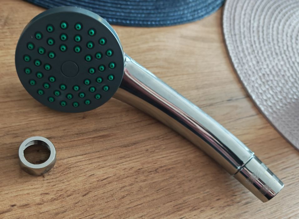 Nowa słuchawka prysznicowa