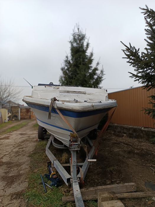 Катер Bayliner каютный