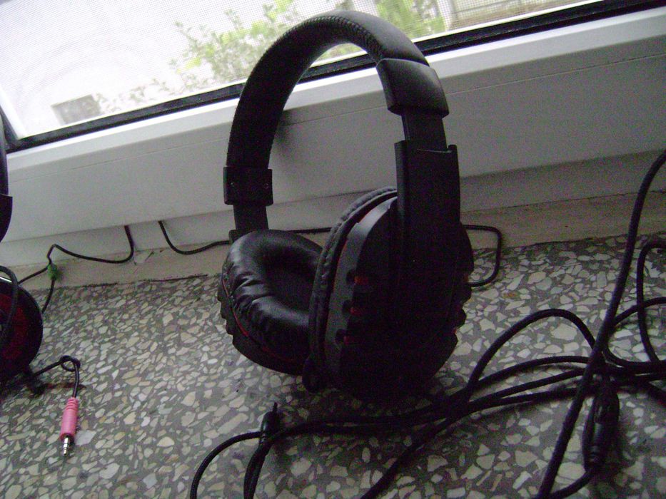 навушники Есперанса і Свен /з мікрофоном/