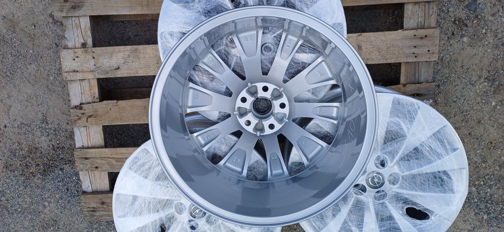 Alufelgi OPEL 7x18 cali , rozstaw śrub 5x105 , po regeneracji.