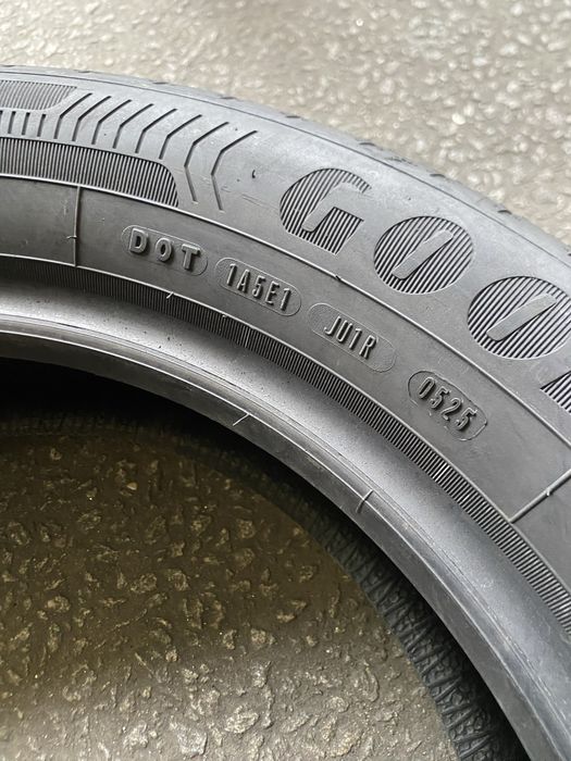 Pneus 205/55/17 Goodyear EfficientGrip Performance (Dot2025)