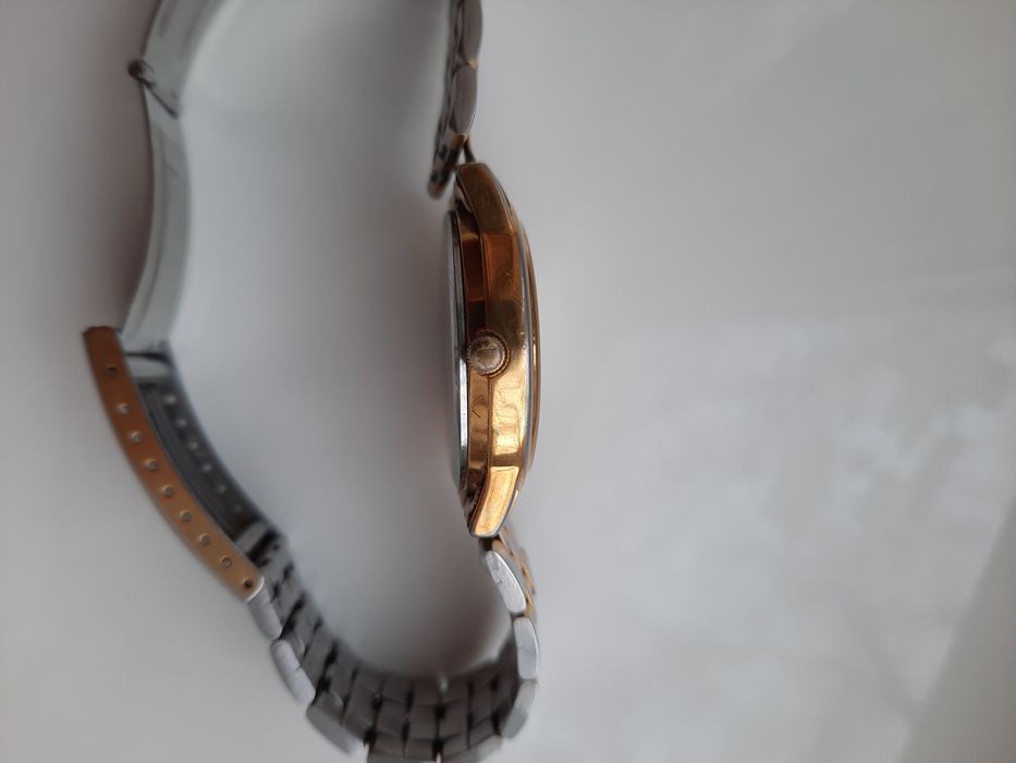 Редкие  мужские кварцевые часы CASIO MTP 1063 ЯПОНИЯ ,ОРИГИНАЛЬНЫЕ