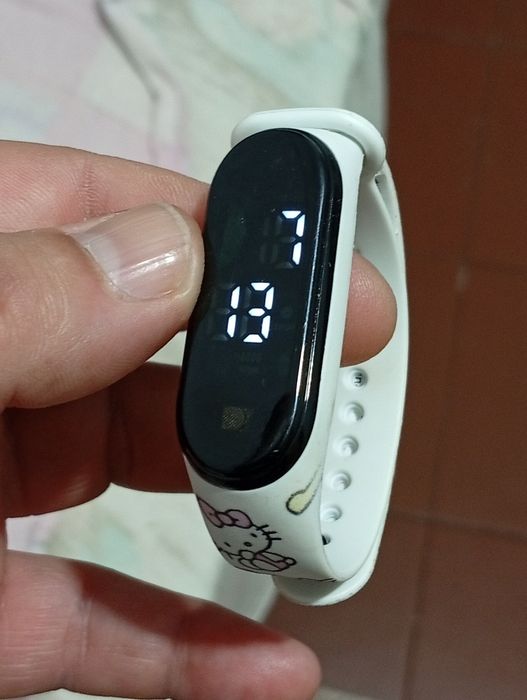 Relógio Digital a Pilhas da Hello Kitty para menina