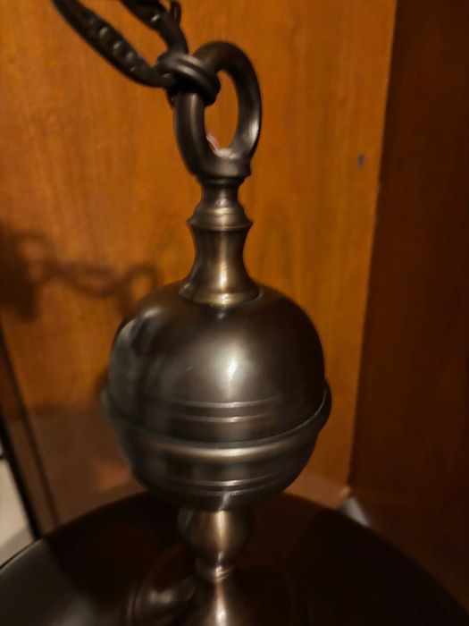 Wiszaca mosiezna lampa