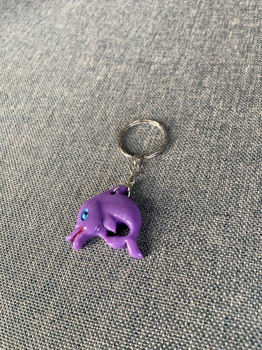 Брелок дельфін фіолетовий