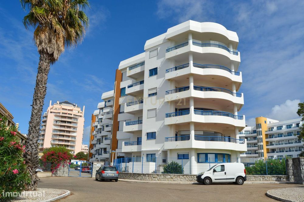 T2 Mobilado com Vista Mar | Guia de Cascais