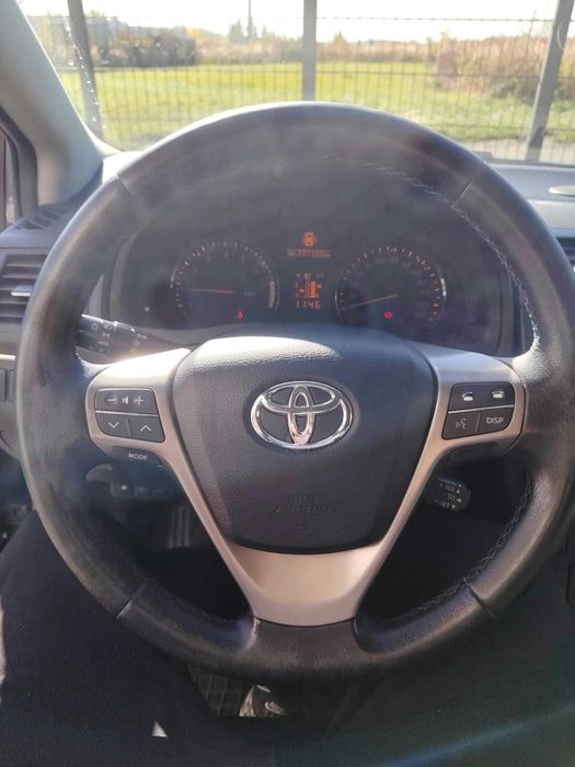 Toyota Avensis 2010