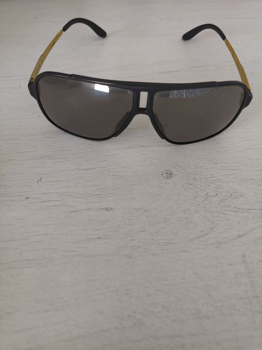 Óculos escuros Carrera