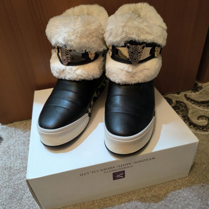 Продам ботинки теплые