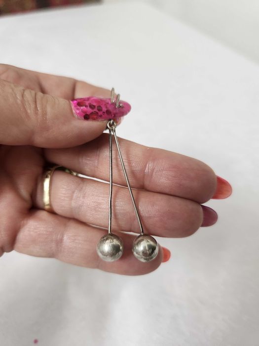 Srebrnek kolczyki z kuleczkami