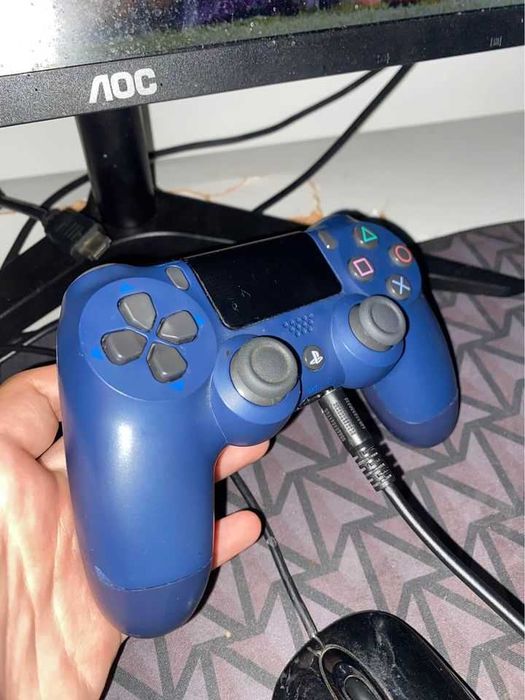 PS4 COM COMANDO COMO NOVA