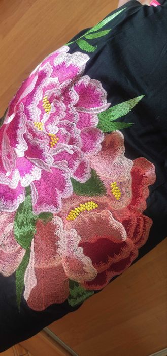 Неймовірно гарна вишита сукня/Красиве вишите гладдю плаття Space 42