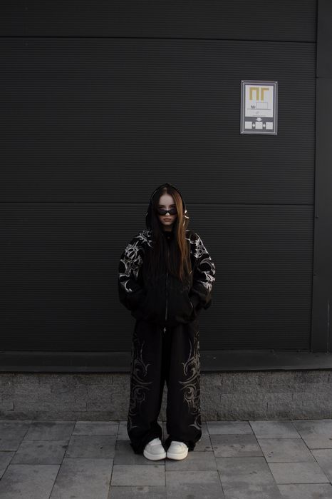 トップス NAMED COLLECTIVE CRASH RHINESTONE HOODIE Crash Rhinestone Zip Hoodie Black – NAMED COLLECTIVE®