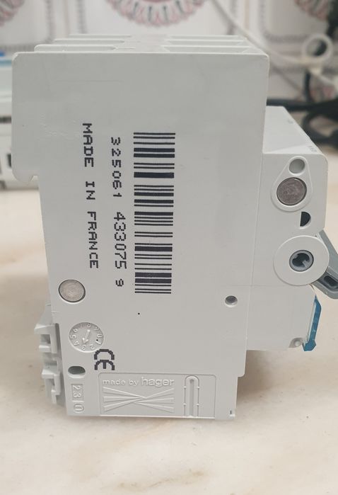 Interruptor diferencial hager CDC 425P 4 Pólos 25A 30mA 
CDC42
