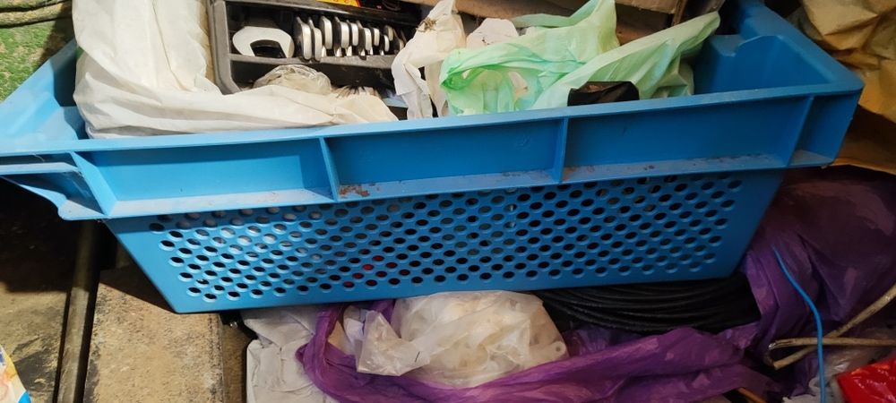 Разом 3 штуки великі пластикові ящики