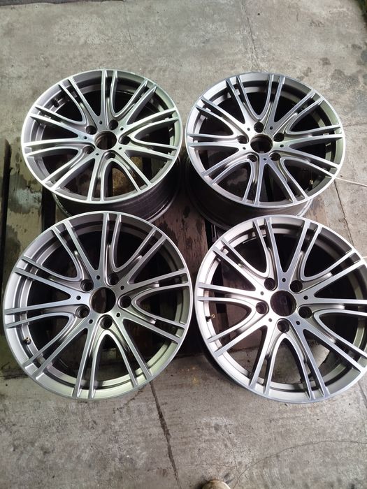 Диски BMW . j 8x17. 5x120. ET30. DIA72.6