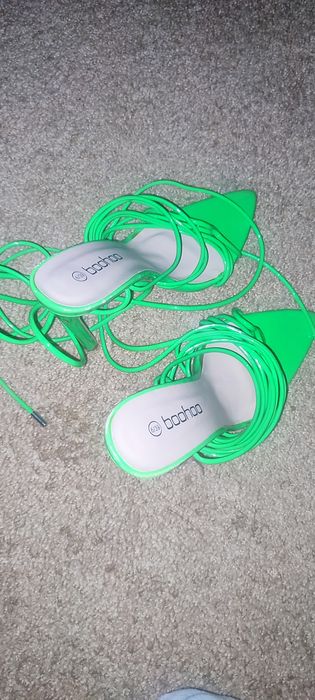 Продам нові, розмір 39