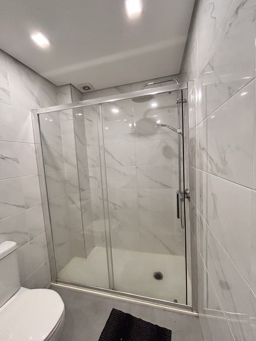 Duche com portas deslizantes