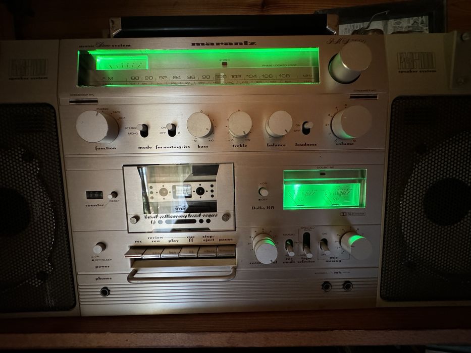 Продам магнитолу Marantz CRS-7000
