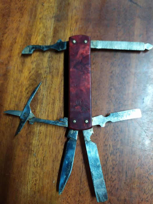 Продам ножі комплектом.