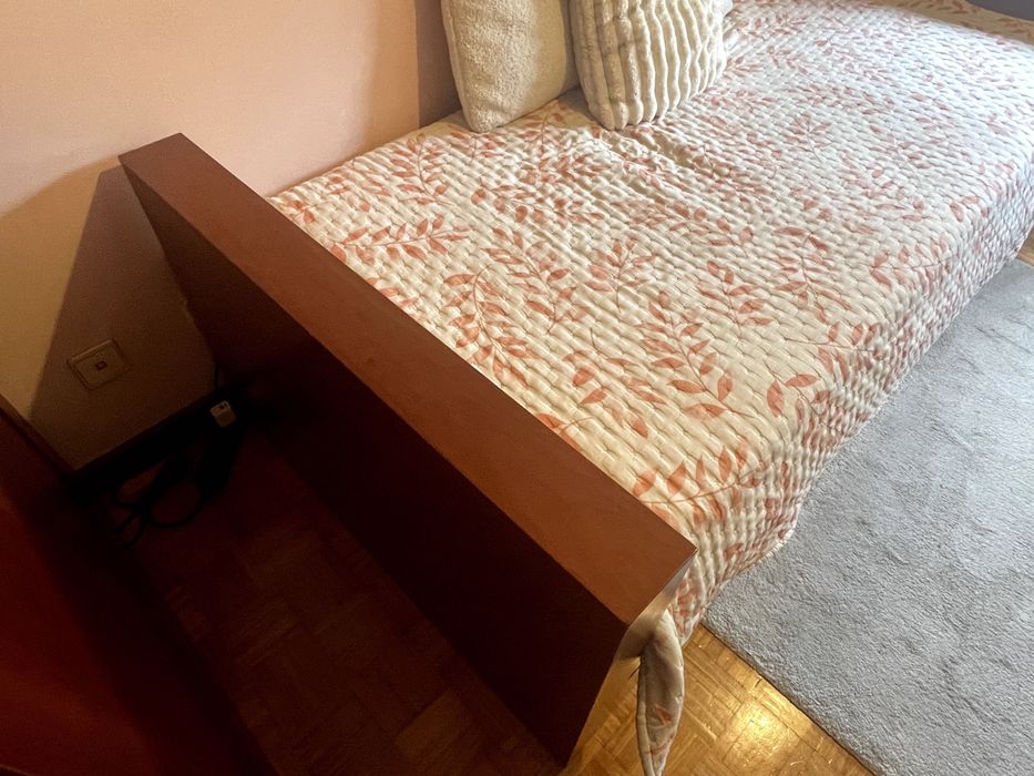 Cama Dupla e Cómoda em Madeira de Cerejeira com estrado e colchão