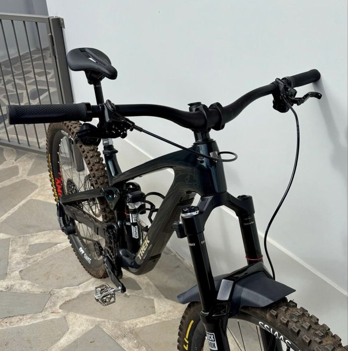 Trek Slash Flight Attendand