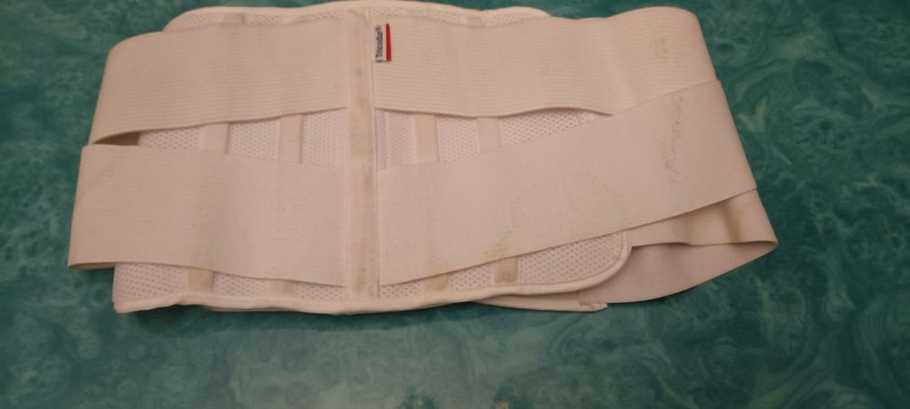 Медицинский ортопедический пояс-бандаж