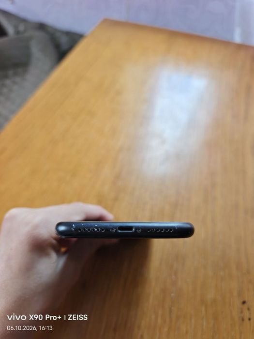 iPhone xr 8/64 .