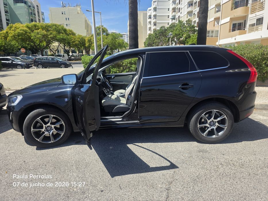 Volvo SUV XC 60 100%. Como novo e sem acidente algum. Muito estimado.56.400kms