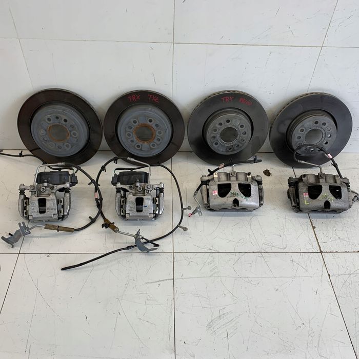 Tarcze Hamulcowe + Zaciski Kpl. Dodge Ram V 1500 Trx 6.2L Supercharged 24R
