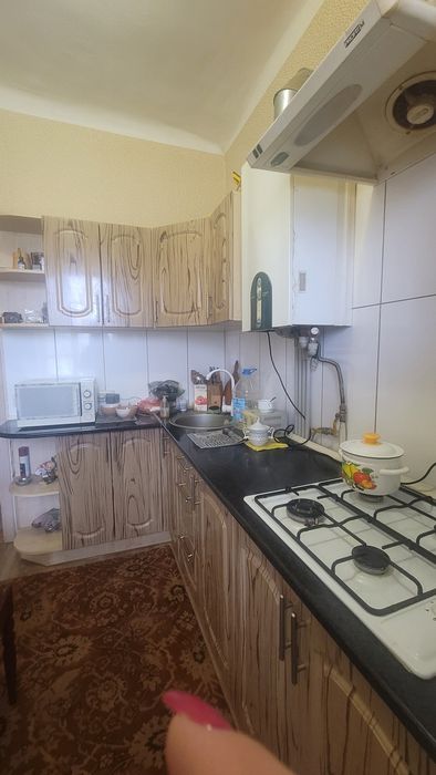 Продам 2-во кімнатну з газовим опаленням