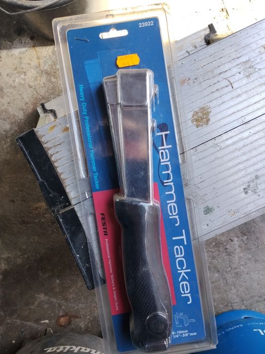 Hammer tacker, zszywacz młotkowy