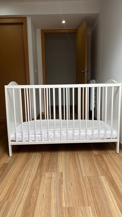 Berço Branco com Elevação