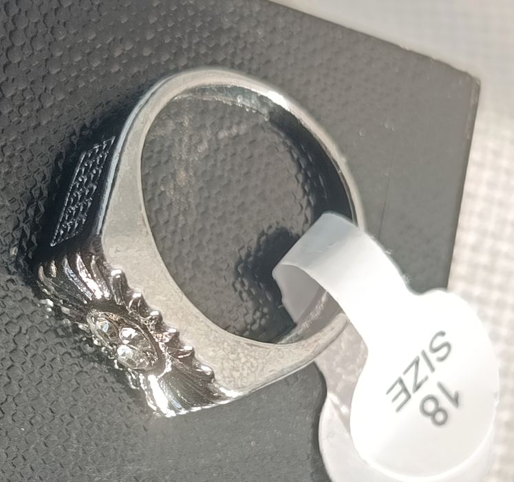 Перстень з каменями